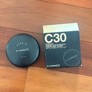 BNIB - MAC Studio Fix Powder Plus Foundation